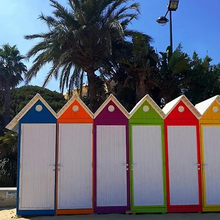Pour 4 Personnes Avec Terrasse Et Directe Au Lavandou - Fr-1-251-251 Apartment Le Lavandou