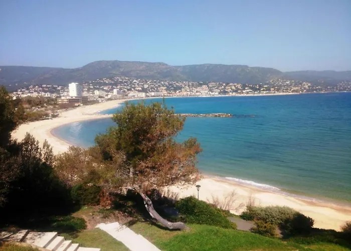 4 Pers. Avec Terrasse Sur La Au Lavandou - Fr-1-251-251 * Le Lavandou