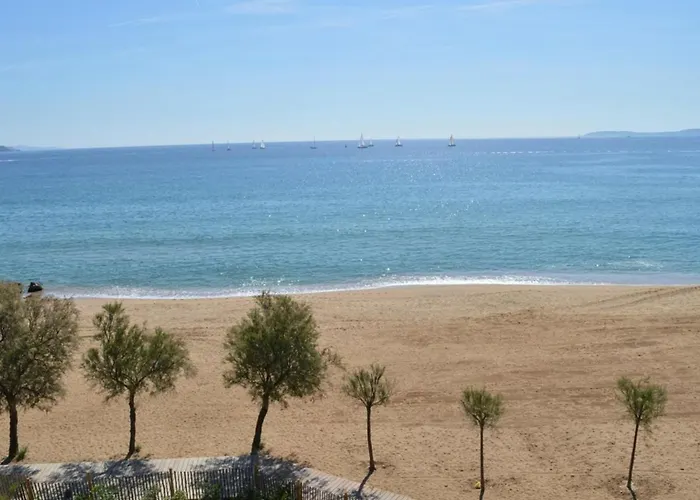 4 Pers. Avec Terrasse Sur La Au Lavandou - Fr-1-251-251 Apartmán *