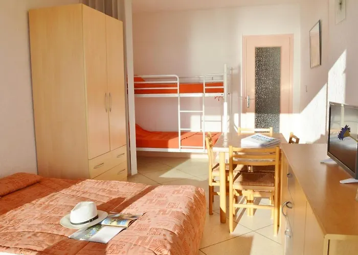 4 Pers. Avec Terrasse Sur La Au Lavandou - Fr-1-251-251 Apartmán Le Lavandou